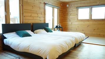 3 bedrooms, iron/ironing board, Internet