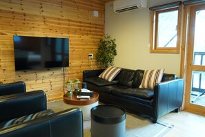 Living area - COCO VILLA HAKUBA 02 (Hakuba Village)
