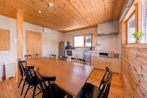 Dining - Ski base near Hakuba Echoland with BBQ available. (Hakuba Village)