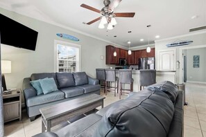 Living area - Steps to Beach • 4BR Home • Sleeps 10 (Myrtle Beach)