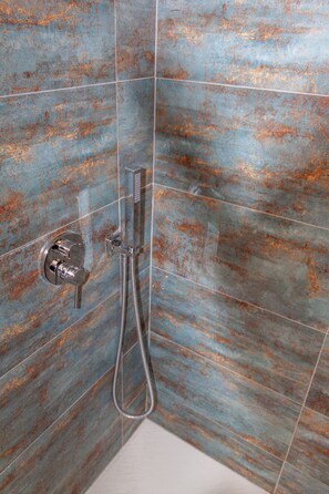 Regadera y bidet