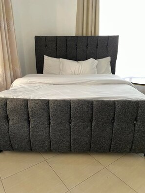 1 bedroom, iron/ironing board, WiFi - Snowhaven Kitengela| Modern, Secure Stay near Town (Kitengela)