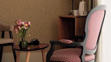 Junior Suite, Mobility Accessible, Terrace (Loiseau) | Blackout drapes, free WiFi, wheelchair access