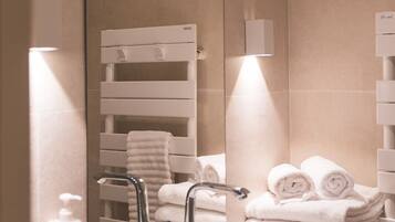 Comfort Double Room | Bathroom