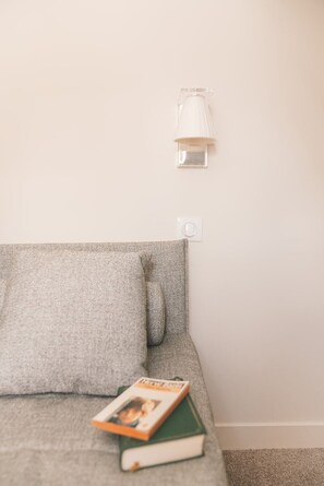 Phòng đôi tiện nghi đơn giản | Nội thất