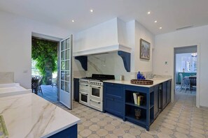 Refrigerador, horno, parrilla de estufa y lavavajillas