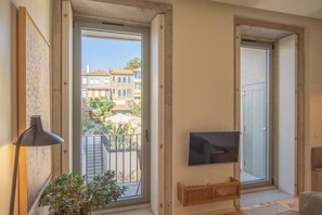 Interior - Deluxe Suite (Garden View) (Porto)