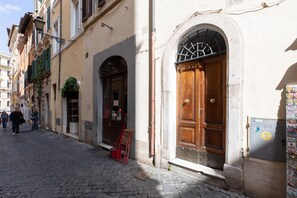 Exterior detail - iFlat | Central Rome Retreat (Rome)