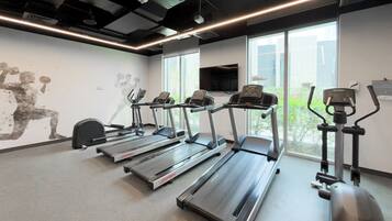 Luxury Apartment, Balcony, City View | Fitness facility