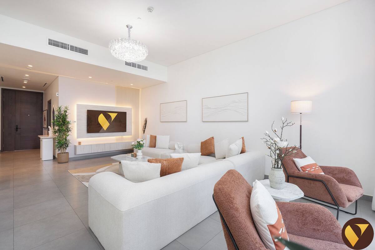 Luxury Apartment, Balcony, City View | Interior