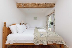 7 habitaciones, tabla de planchar con plancha, cuna de viaje y wifi 