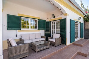 Terrace/patio - Villa in Azeitao w Pool and Garden  (Setubal)