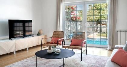 Villa in Azeitao w Pool and Garden