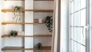 Villa familiar, vistas a la piscina | Interior