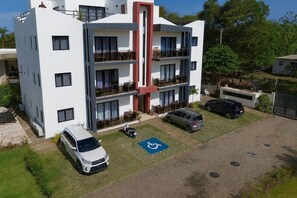 Exterior - Modern Penthouse w/ Rooftop Oasis & Gated Parking (Cangrejo)