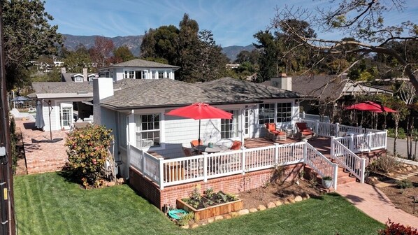 تناول الطعام بالخارج