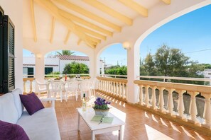 Outdoor dining - Villa Marques by Villa Plus (Cala en Porter)