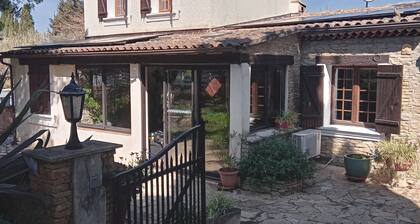 Villa avec piscine spa Ă 2.5 km de la mer
Poolhouse barbecue