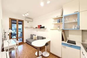 Interior - M453 - Marcelli, comfortable two-room apartment with garden (Marcelli)