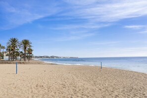 Beach - Golfside 3BR Apt with large Terrace, Pool & Spa (Mijas)