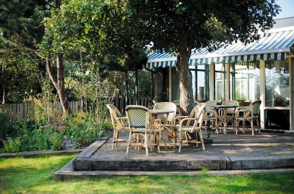 Outdoor dining - Hotel de Horper Wielen (Terschelling)