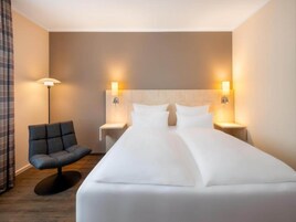 1 habitación, muebles diferentes y ropa de cama 