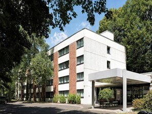 House | Exterior - Sunday Hotel Bielefeld Standard King Room (Bielefeld)