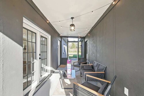 One Acre Peaceful Property | King Bed, Game Room |