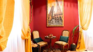 Chambre Double Deluxe, 1 grand lit, vue piscine | Intérieur