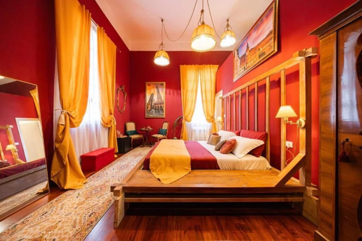 Deluxe tweepersoonskamer, 1 queensize bed, uitzicht op zwembad