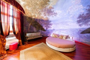 Deluxe-Doppelzimmer, 1 King-Bett, eigenes Bad, Blick auf den Innenhof