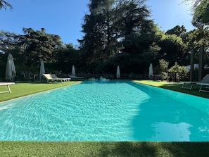 Seasonal outdoor pool - Villa Meraville (Bologna)