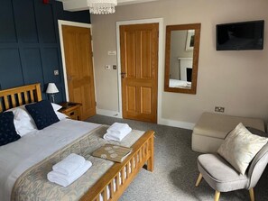 Double Room | Iron/ironing board, free WiFi - The Temple Bar Inn (Hereford)