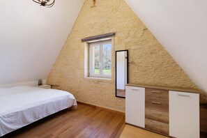 Room - Holiday Home 'Le Talabou' with Private Pool, Private Terrace and Wi-Fi (Sainte-Mondane)