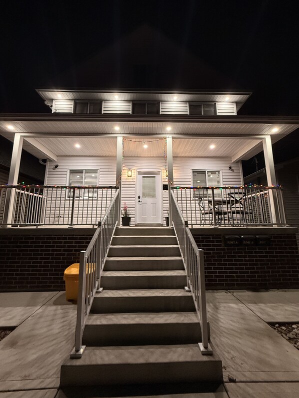 Exterior detail - 3BR Modern New Home By the Ambassador Bridge & Gordie Howe International Bridge. (Windsor)