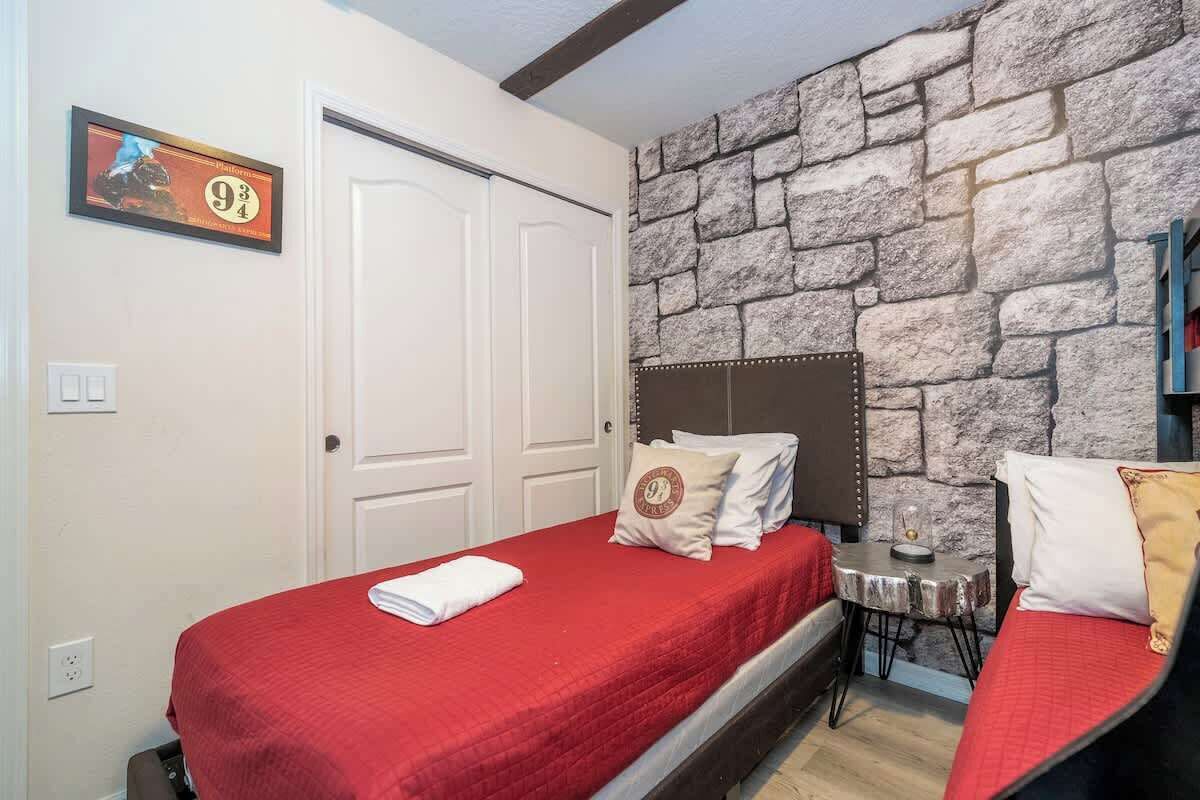 5 bedrooms, iron/ironing board, travel cot, WiFi