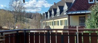 Castle, church, Christmas market, forest stage, railroad museum. Hiking, cycling and skiing.