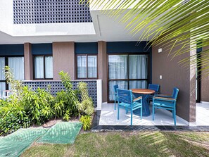 Outdoor dining - Flat em resort - Várias Piscinas (Ipojuca)