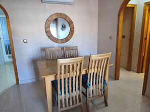 Apartment, 2 Bedrooms, Smoking, Terrace | Dining room - Holidays in Playa Golf II (Orihuela)