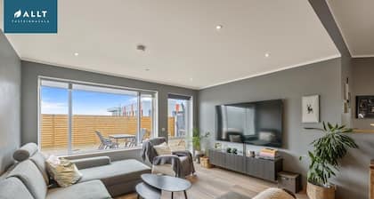 3-bedroom house in charming Njardvik close to the airport awaits you