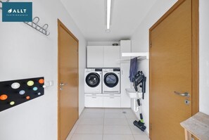 Interior - 3-bedroom house in charming Njardvik close to the airport awaits you (reykjanesbaer)