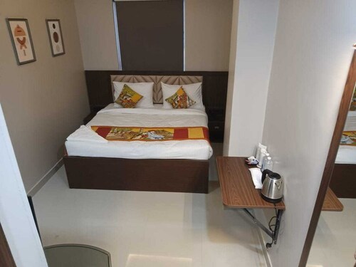 Townhouse Oak Alwar Railway Station