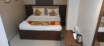 Townhouse Oak Alwar Railway Station