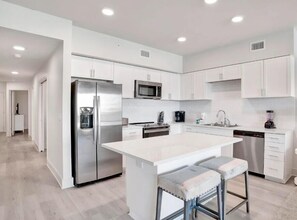Condo, 1 King Bed with Sofa bed (Sea Glass 410) | Private kitchen - Sea Glass 410 (Gulf Shores)