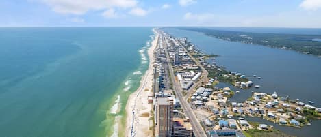 Condo, 1 King Bed with Sofa bed (Sea Glass 410) | Beach