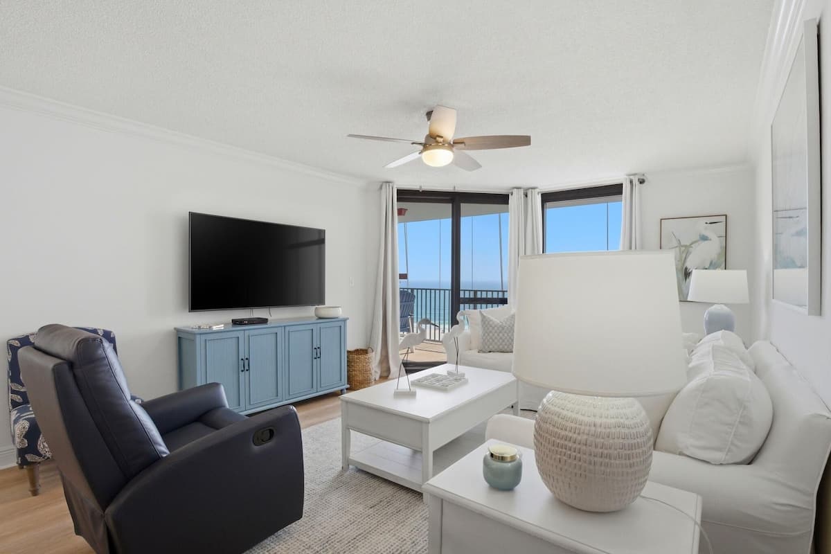 Condo, Multiple Beds (Phoenix 6 909) | Living area