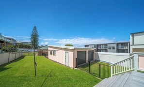 Exterior - Peach Me Beach Shack (Boat Harbour)