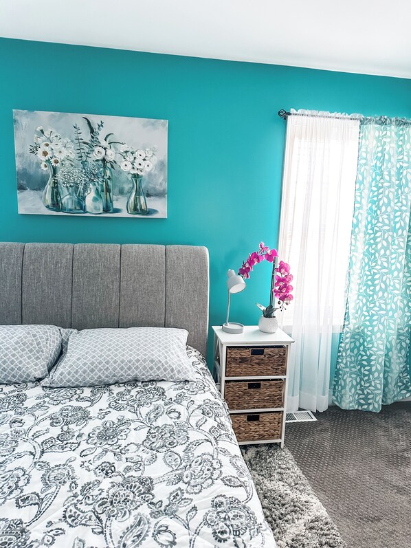 3 bedrooms, iron/ironing board, travel crib, free WiFi