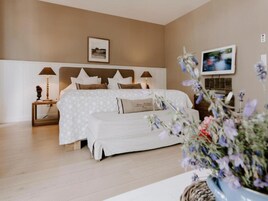 Apartment | 1 bedroom, individually furnished, bed sheets