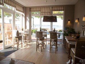 Apartment | Dining - Heikendorf Junior Suite-sea Side by Belvillla (Heikendorf)